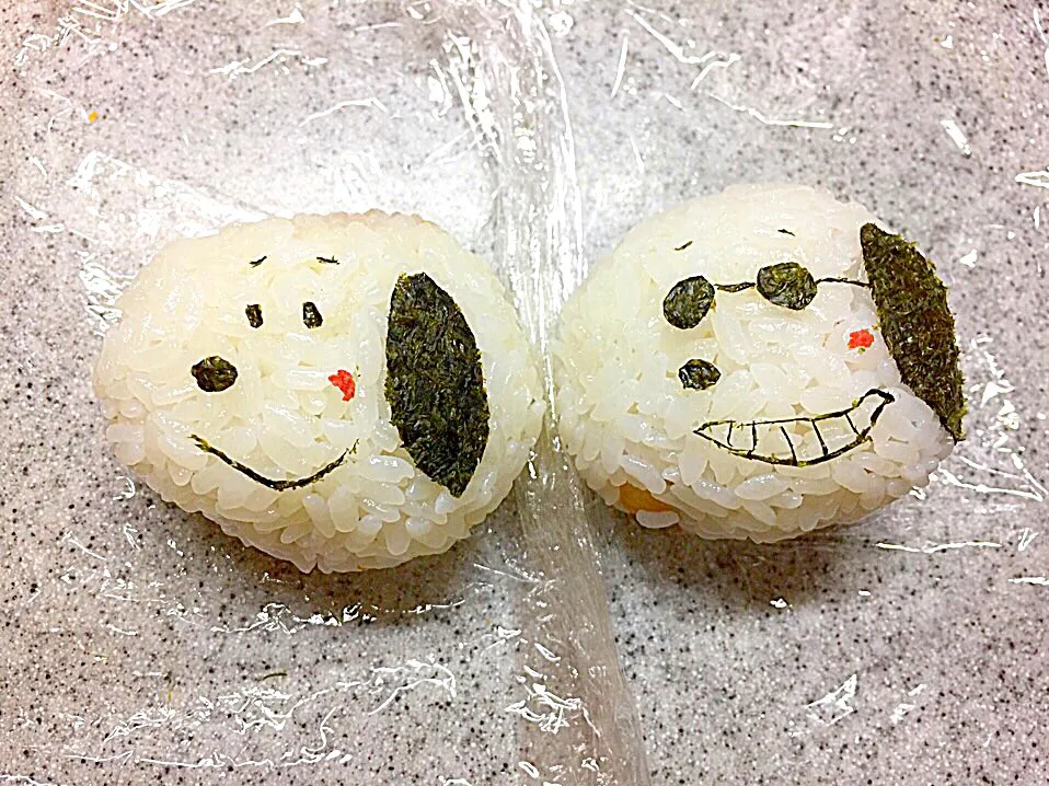 Snapdishの料理写真:今日から娘のお仕事、新学期。暫く忙しいからおにぎり🍙だけにしてって言われた…💧中身は唐揚げ&プチトンカツ170/2017.4.2|masachamさん