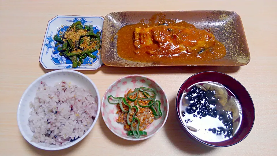 ３月２８日　鯖の味噌煮　ピーマンの塩昆布炒め　納豆　大根と海苔のお吸い物|いもこ。さん