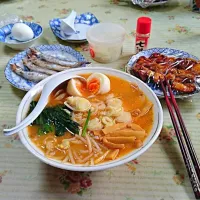 今日のお昼は味噌ラーメン🍜|emiさん