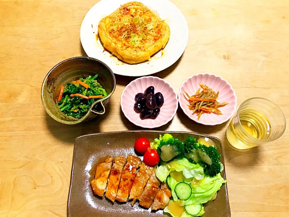 ポークソテーと副菜いろいろ晩ごはん|シホさん