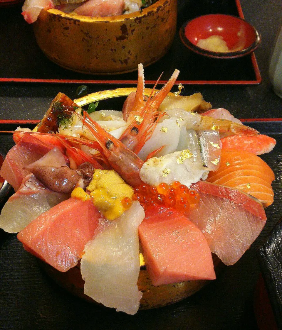 Snapdishの料理写真:Chirashi sushi 上ちらし鮨特盛|まめさん