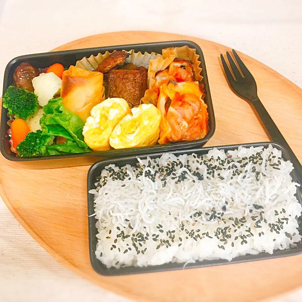 今日の息子のお弁当  #コストコ#セントルイスカットスペアリブ#ワンタン皮ピザ#甘い卵焼き|りんりんさん