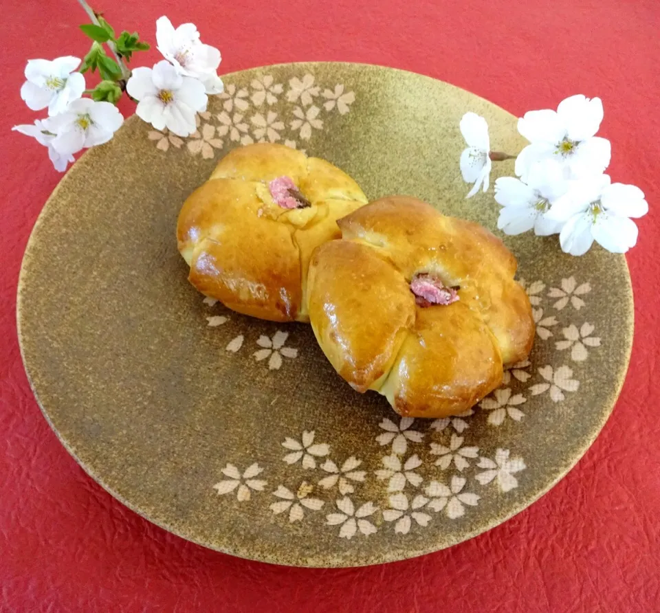 桜も満開🌸
お花見のお伴にぴったりの・・
桜あんぱんを焼きました😋|Ｌilicaさん