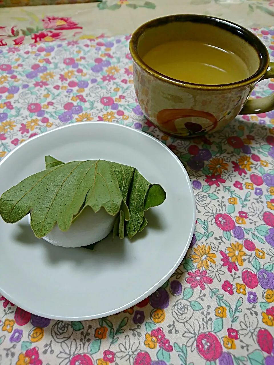 柏餅とゆず茶🎵|しまだ ちえこさん