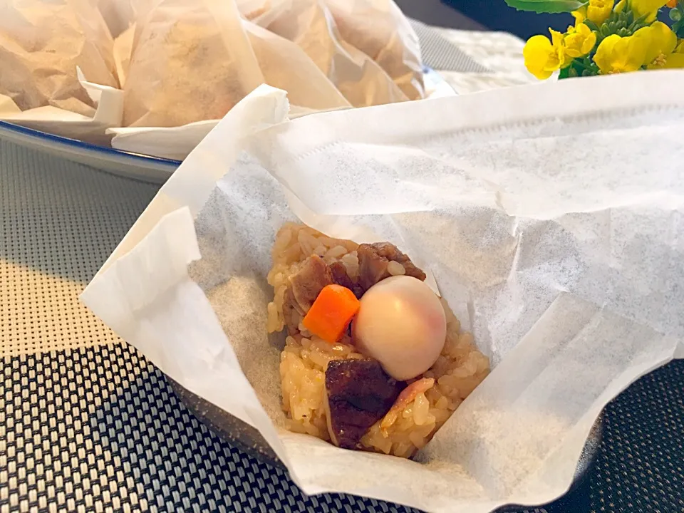 マダム とんちんさんの料理 30分で出来ちゃうゆで豚だけどチャーシューと思えるほど美味しいゆで 豚🎵 
中華ちまき✨|kiyoさん