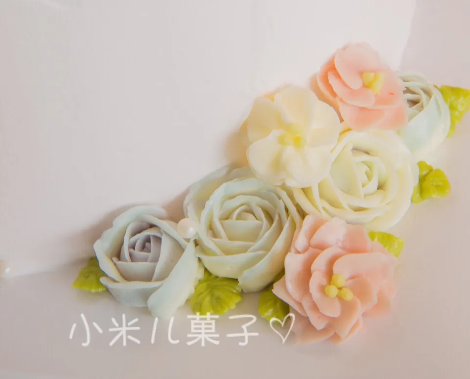 Snapdishの料理写真:buttercream flower|sakisakiさん