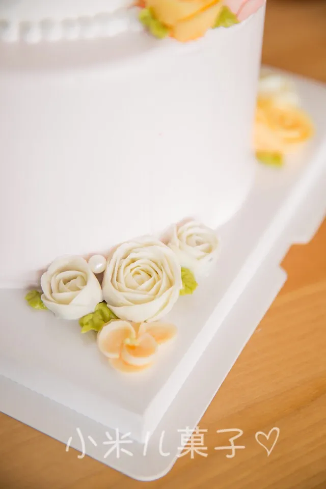 Snapdishの料理写真:buttercream roses|sakisakiさん