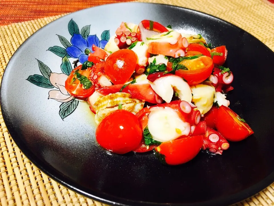 桜央里さんの料理 タコとプチトマトのマリネ🐙🍅で旦那の誕生日ディナー|じゅんけさん