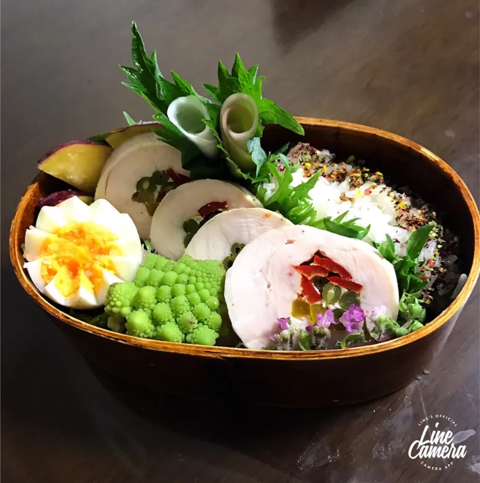 Snapdishの料理写真:今日の私のお弁当🍱  とんちんさんの料理 柔らか鶏ハム|とんちんさん