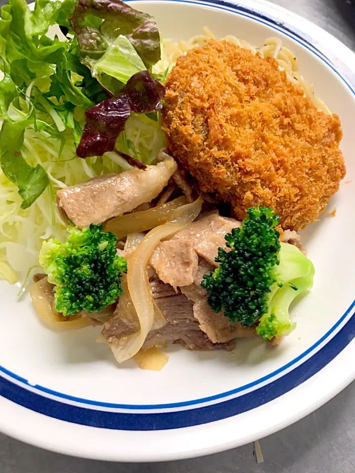 豚肉の生姜焼き かぼちゃコロッケ|学食おばちゃんさん