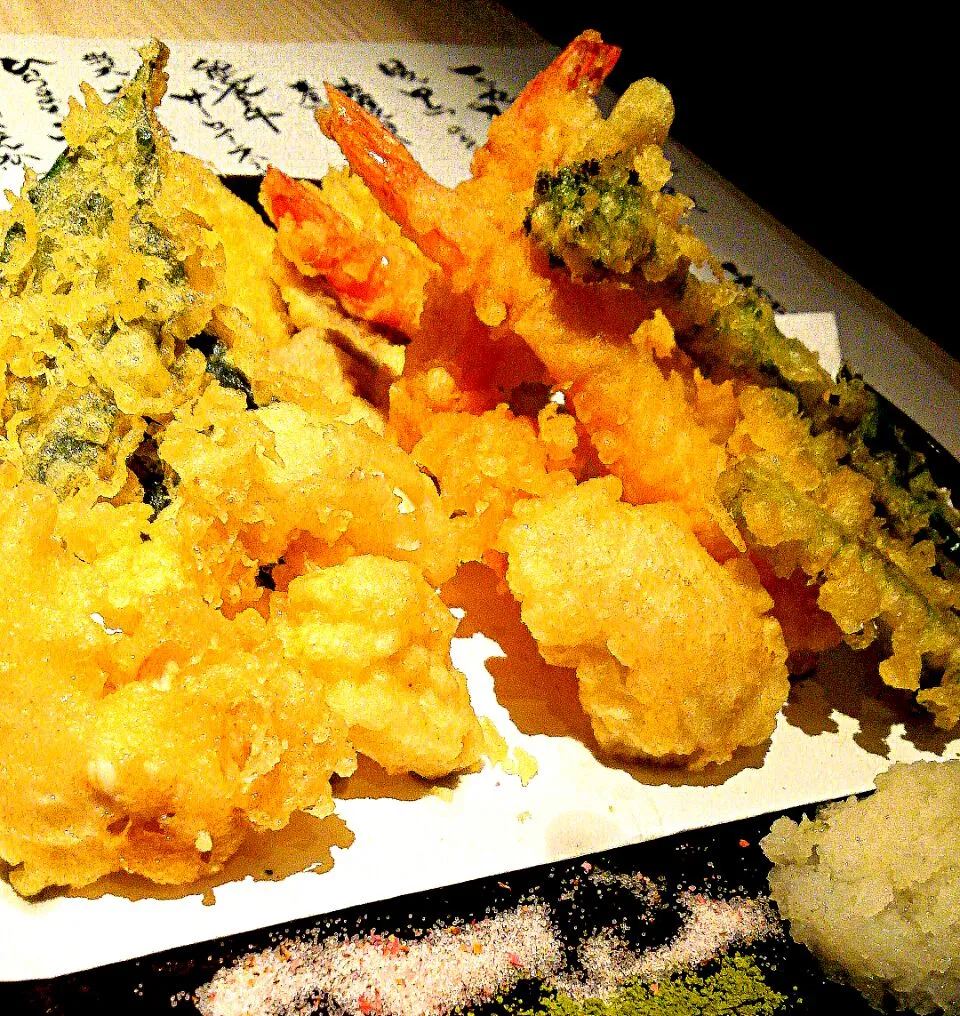 Snapdishの料理写真:Tempura 加賀野菜、海老、鯛の白子の天婦羅|まめさん