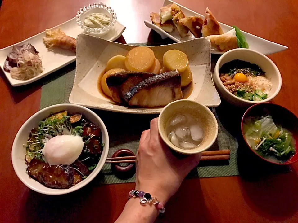 Today's Dinner🍴前菜･納豆ｷﾑﾁｰｽﾞ･ぶり大根･茄子の照り玉どぉん･白菜･韮&えのきのお味噌汁 蓮根|🌈Ami🍻さん