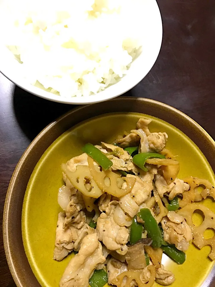 Snapdishの料理写真:#れんこんと豚肉の炒め物|やくもさん