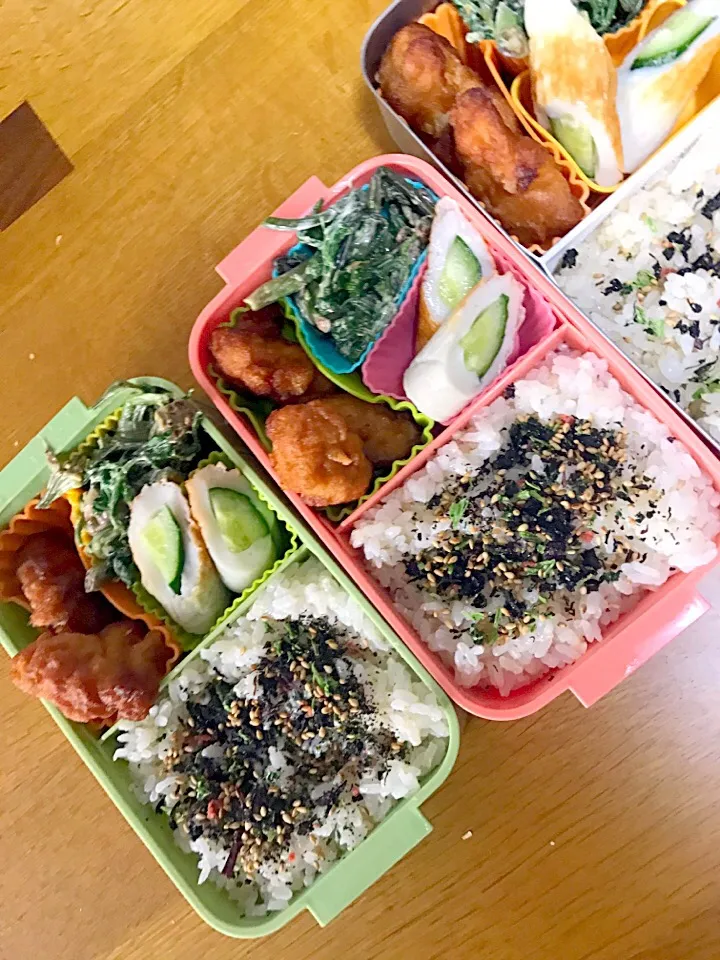 唐揚げとセリのマヨぽん和え弁当。セリは昨日採れたて!
パパママ仕事弁、娘弁。|めぐりんさん