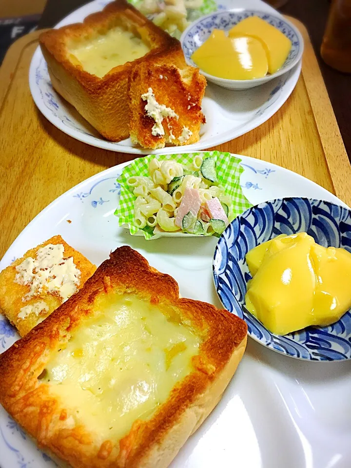 朝ごパンは、昨日のチャウダーをパンの中に入れて☝️食べにくかった〜😱|えみさん