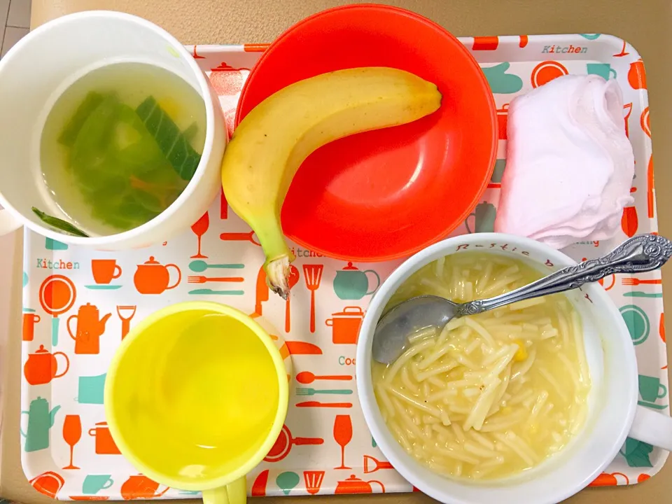 コーンクリームスパゲティ キャベツと春野菜のスープ バナナ|今日の給食ですさん