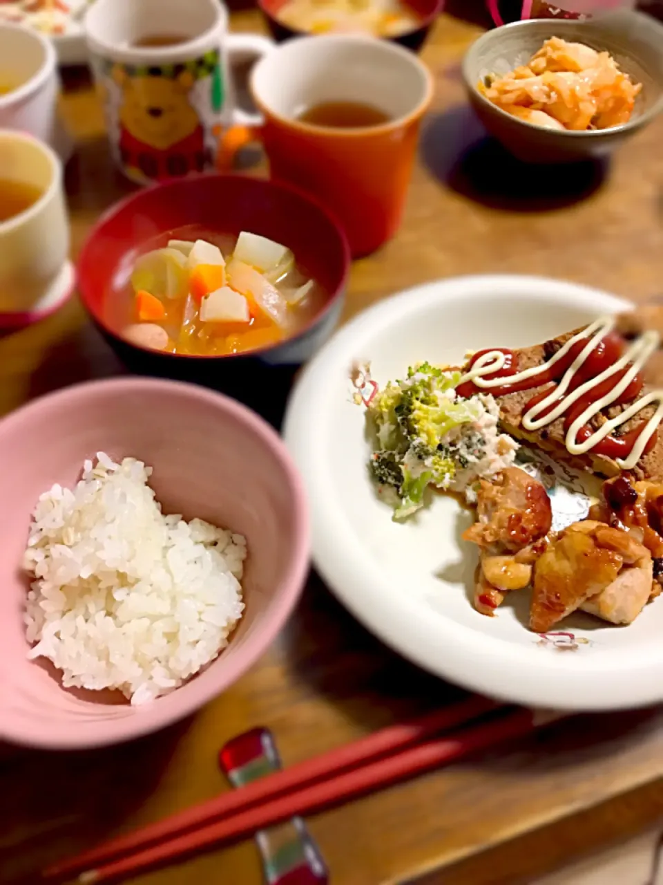 Snapdishの料理写真:2017/04/06
照り焼きチキン
スパニッシュオムレツ
蟹とブロッコリーのサラダ
トマトスープ
もち麦入りご飯
キムチ|ちびろ菌さん