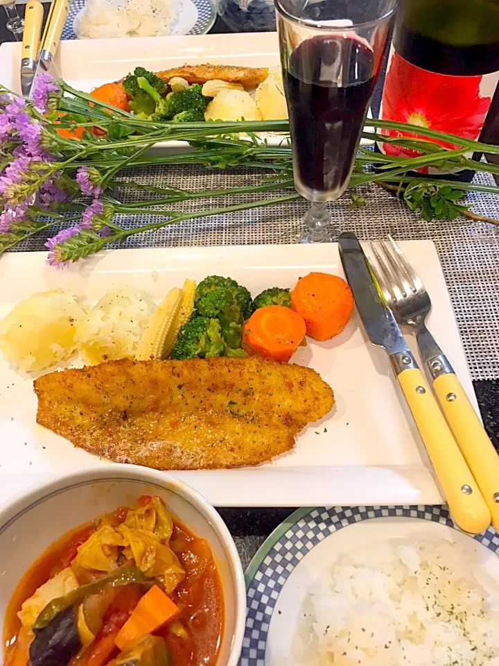 舌平目のカレー味ムニエル婦人😱
添え物はラタテゥーユ🍅|シュトママさん