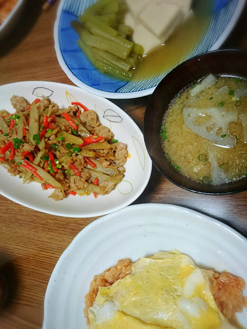 ・ひき肉入きんぴらごぼう
・高野豆腐と蕗の炊きもの
・包み損ねたオムライス
・蓮根の味噌汁|ようかんさん