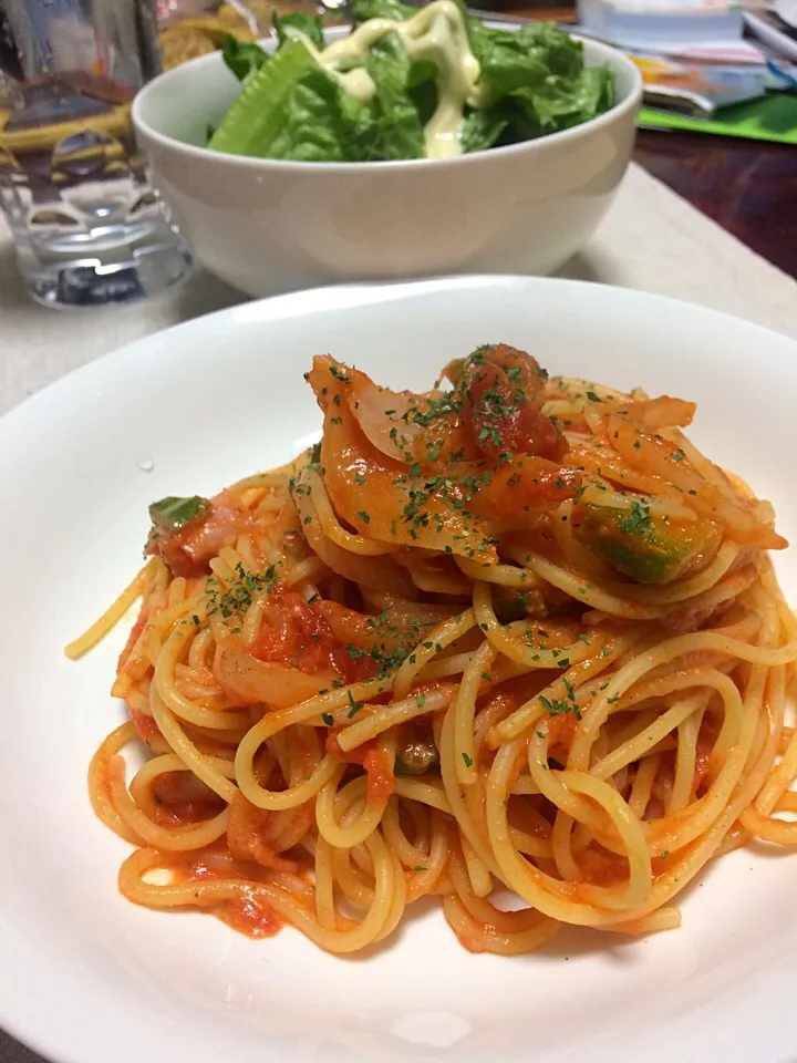 トマトとゴーダチーズのスパゲッティ🍝|白金春馬@明日からがんばるさん