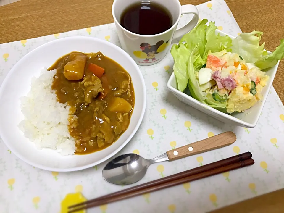 今日の晩御飯！カレーライスと具沢山ポテトサラダ|あづちょさん