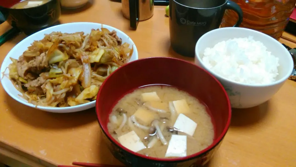 ご飯
野菜炒め
味噌汁|ざきさん