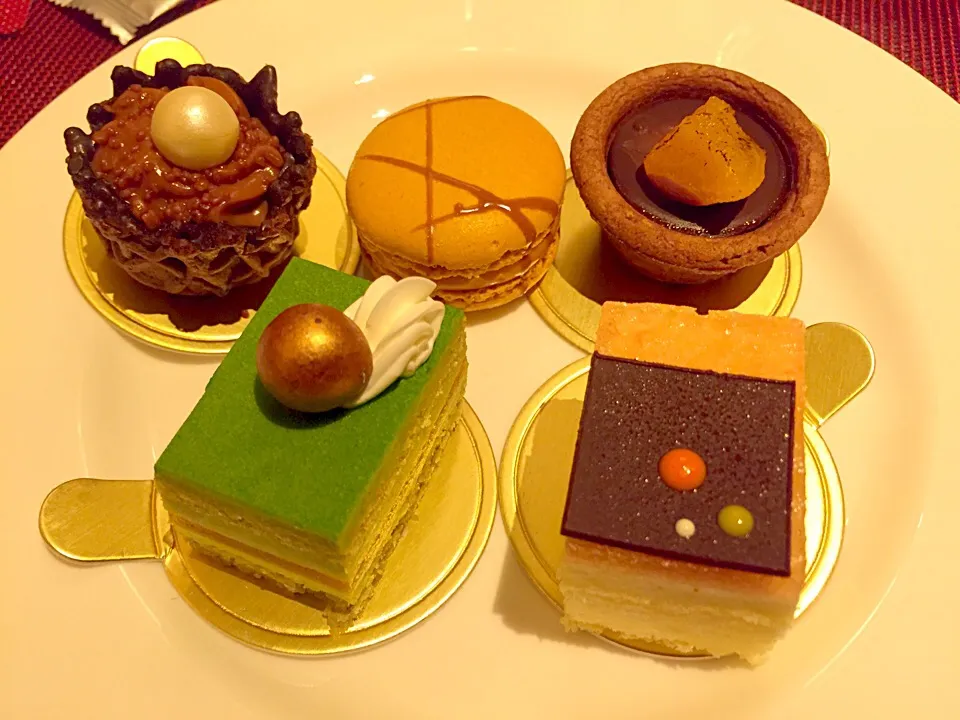 Assorted desserts|Sky Blueさん