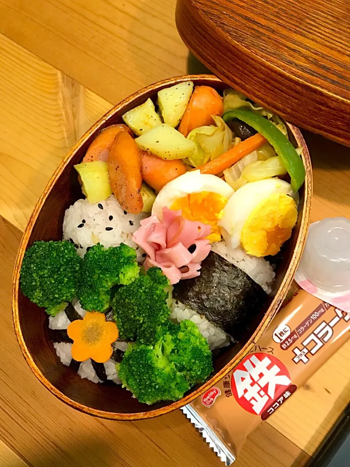 パパたろ弁当

おむすび🍙
焼そば
ジャーマンポテト
ゆで卵
ハム
ブロッコリー
人参|ひななぎさん