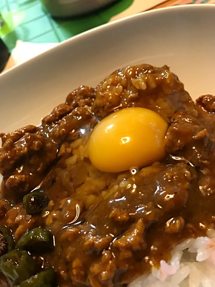 久しぶりにやってみたら美味しかった、カレーに生卵。|Yasuko Fukubaさん