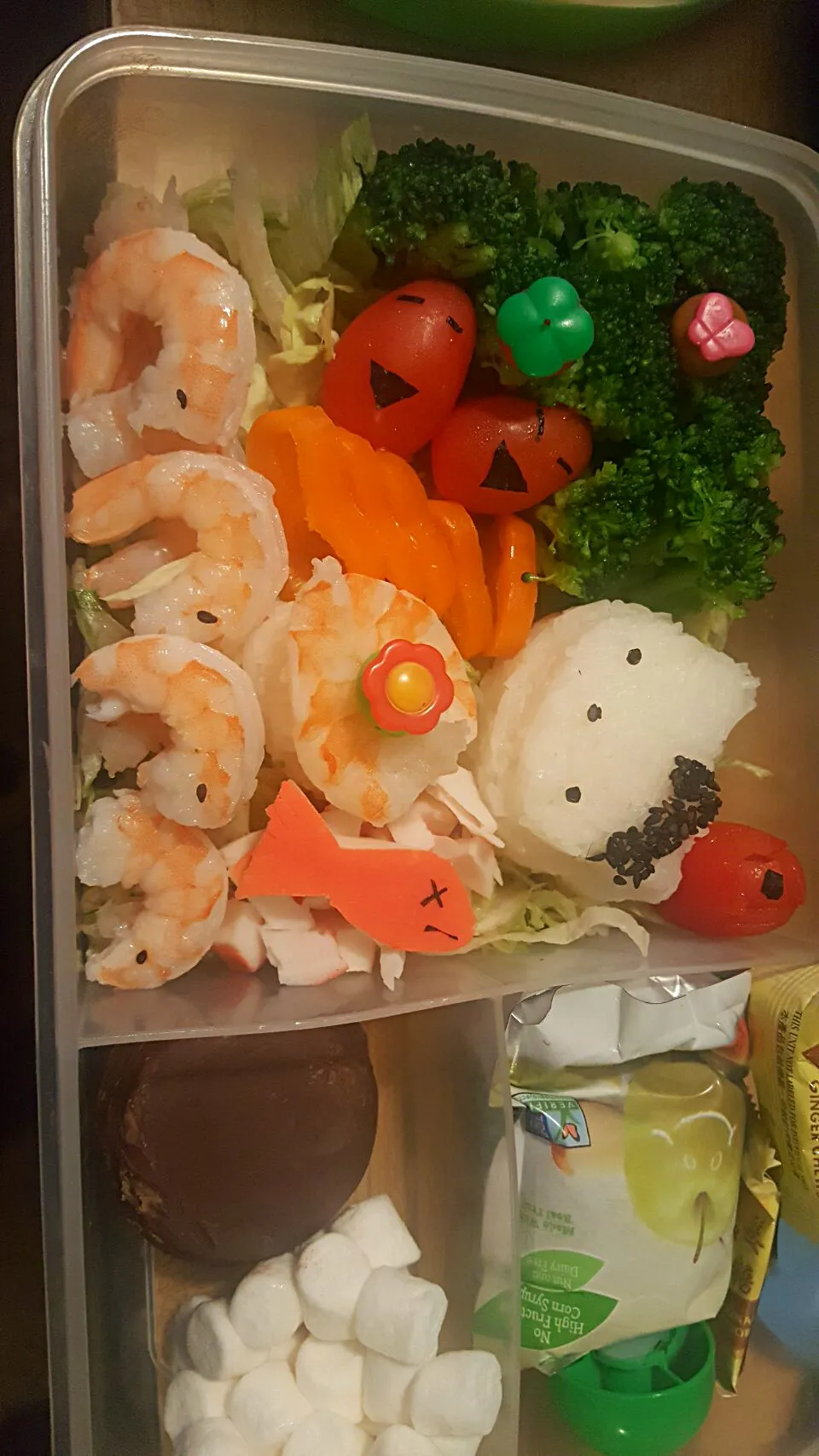 Snapdishの料理写真:child's hello kitty lunch|Desiree Carmanさん