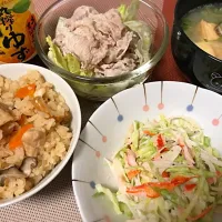 旦那がダイエット始めた
#キャベツとカニカマのサラダ
#炊き込みご飯#冷しゃぶサラダ
#サラダ #野菜中心|えりぃさん