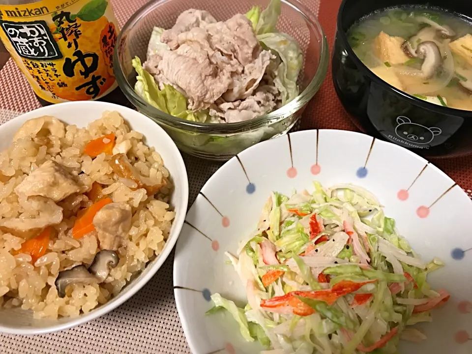 旦那がダイエット始めた
#キャベツとカニカマのサラダ
#炊き込みご飯#冷しゃぶサラダ
#サラダ #野菜中心|えりぃさん