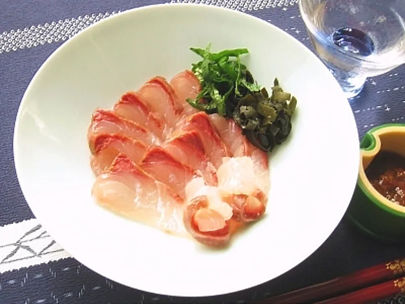 酒の肴にぴったり！かんぱちの昆布締め #AllAbout|All About 料理レシピさん