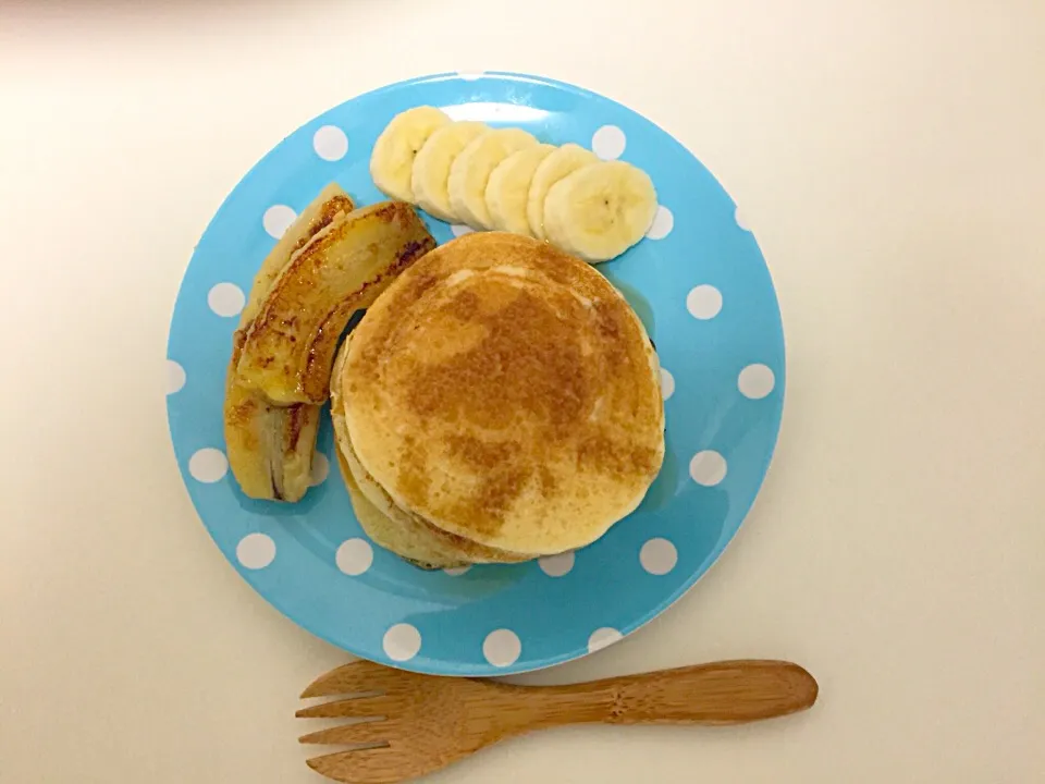 ホットケーキミックスと水だけ？！
もちもちパンケーキと焼きバナナ💓|のんのんさん