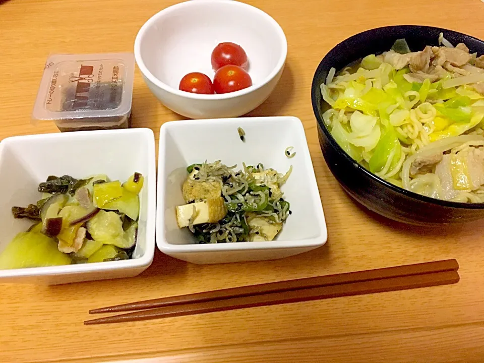 味噌ラーメン
じゃこ とピーマンの炒め物
豚バラと青梗菜のお酢煮|Kumi Fujiharaさん