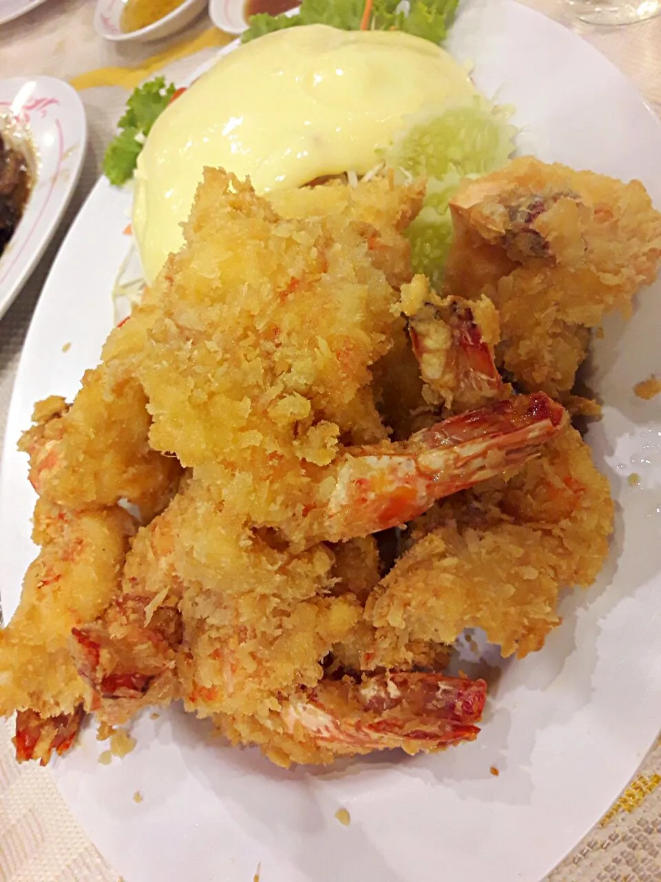 กุ้งทอดครีมสลัด|Jeab Lertさん