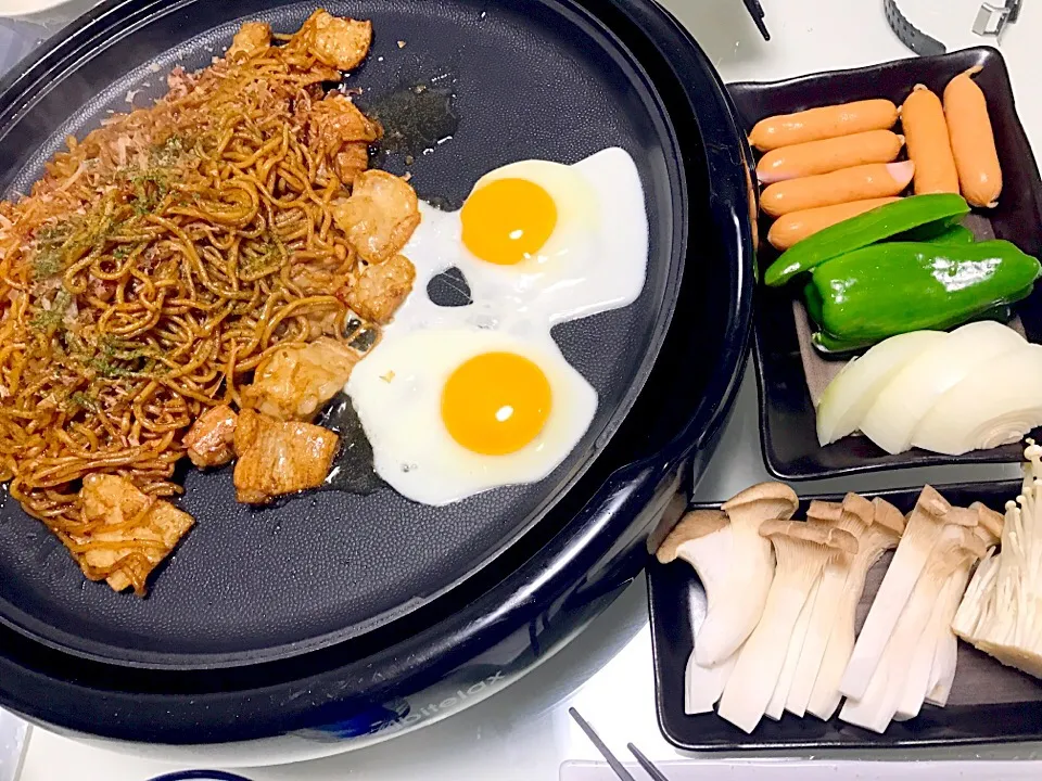 Snapdishの料理写真:晩御飯🍽ホルモン焼きそば|Yurie@さん