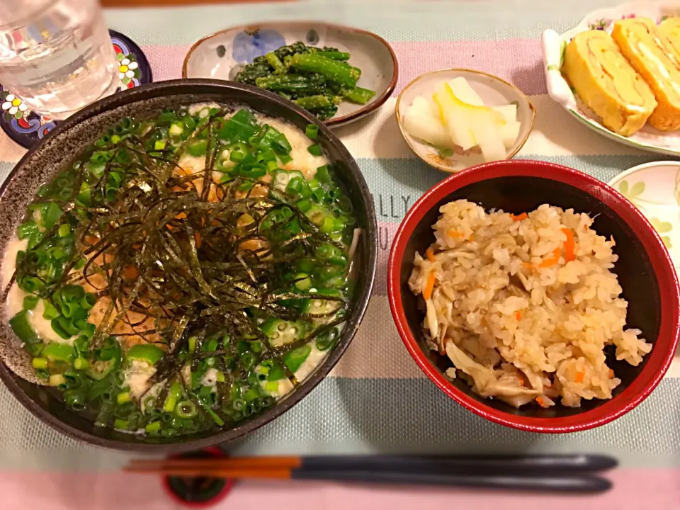 Snapdishの料理写真:山かけ納豆蕎麦と炊込みご飯|Nana🐾さん