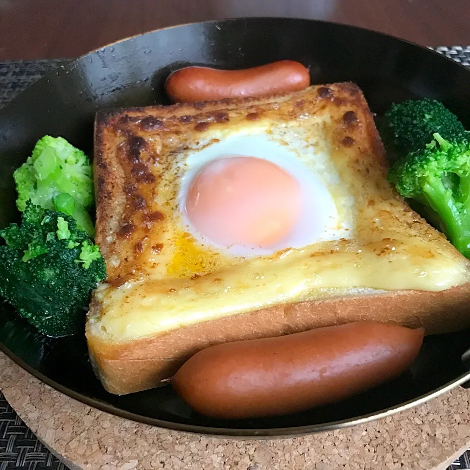 目玉焼きトースト
#朝ごはん#単身赴任飯|Koichi GOGOさん