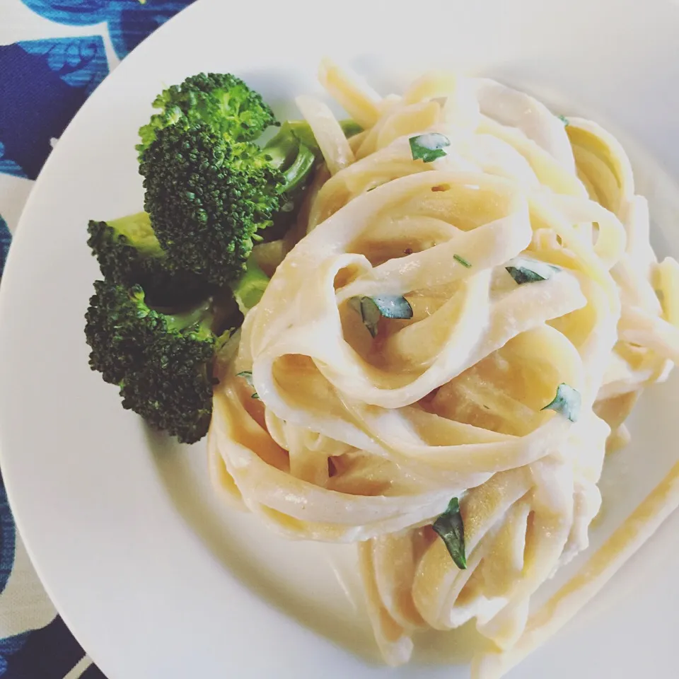 Snapdishの料理写真:Fettuccine Alfredo tonight ❤️|mamaeriさん