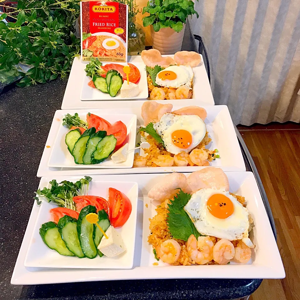 お昼ご飯は インドネシア🇮🇩のNASI GORENG|シュトママさん