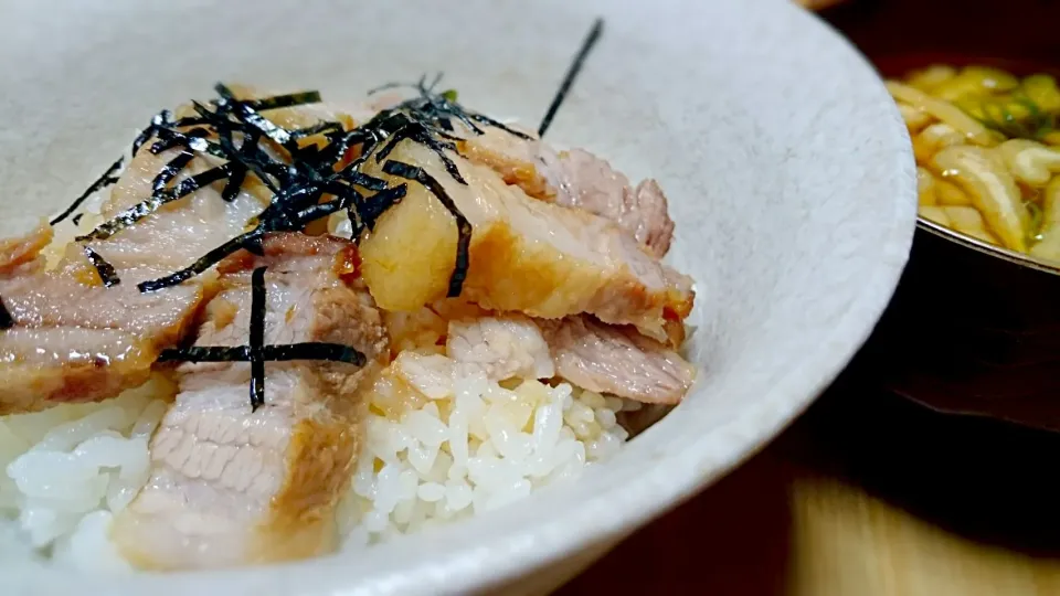 豚バラ丼|やっちさん