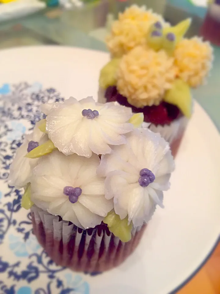 Floral cupcakes 🌼|Fat Bunny Kingさん