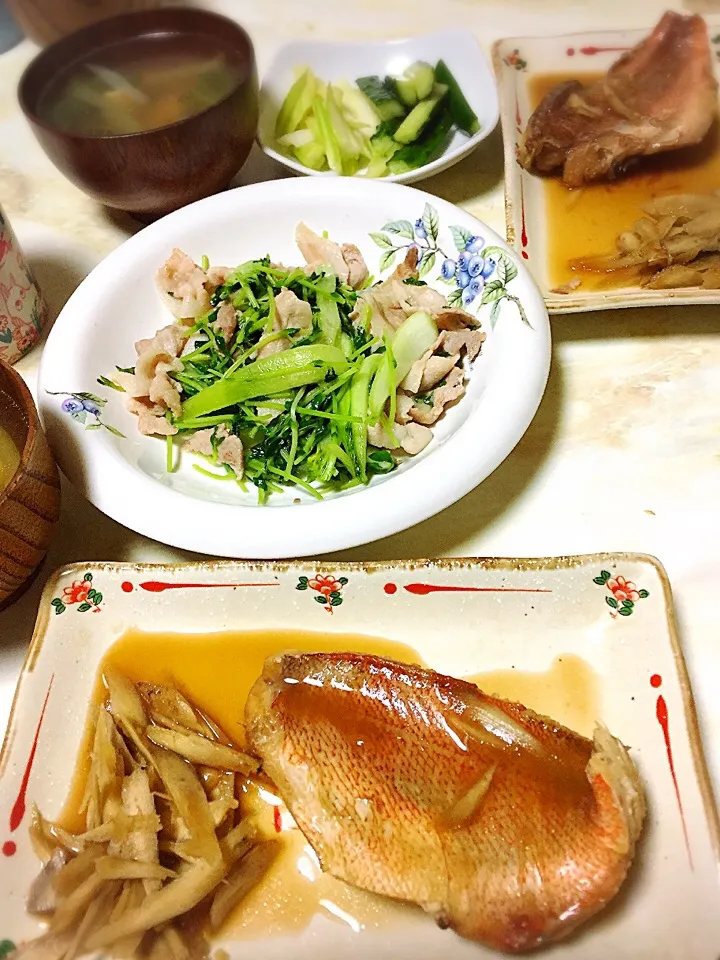 久しぶりに赤魚の煮物>゜))))彡
ささがき牛蒡と一緒に煮てみたよ👍😋美味しかった〜(^罒^✧)|えみさん