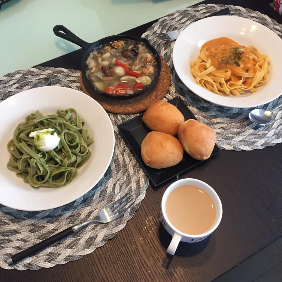 魚介アヒージョ、ほうれん草の手打ちパスタ&トマトの手打ちパスタ|satomicanさん