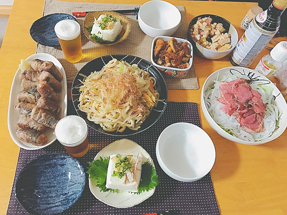 晩ご飯♪スーパーの納豆巻きを肉巻きにしました⤴️♪あとは焼きうどんです|ぴーまんさん