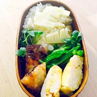 4月10日
＊筍と鶏肉の白だし炊き込みご飯
＊鯖の竜田揚げ
＊ピーマンのすりごまびたし
＊卵焼き|mochi＊さん