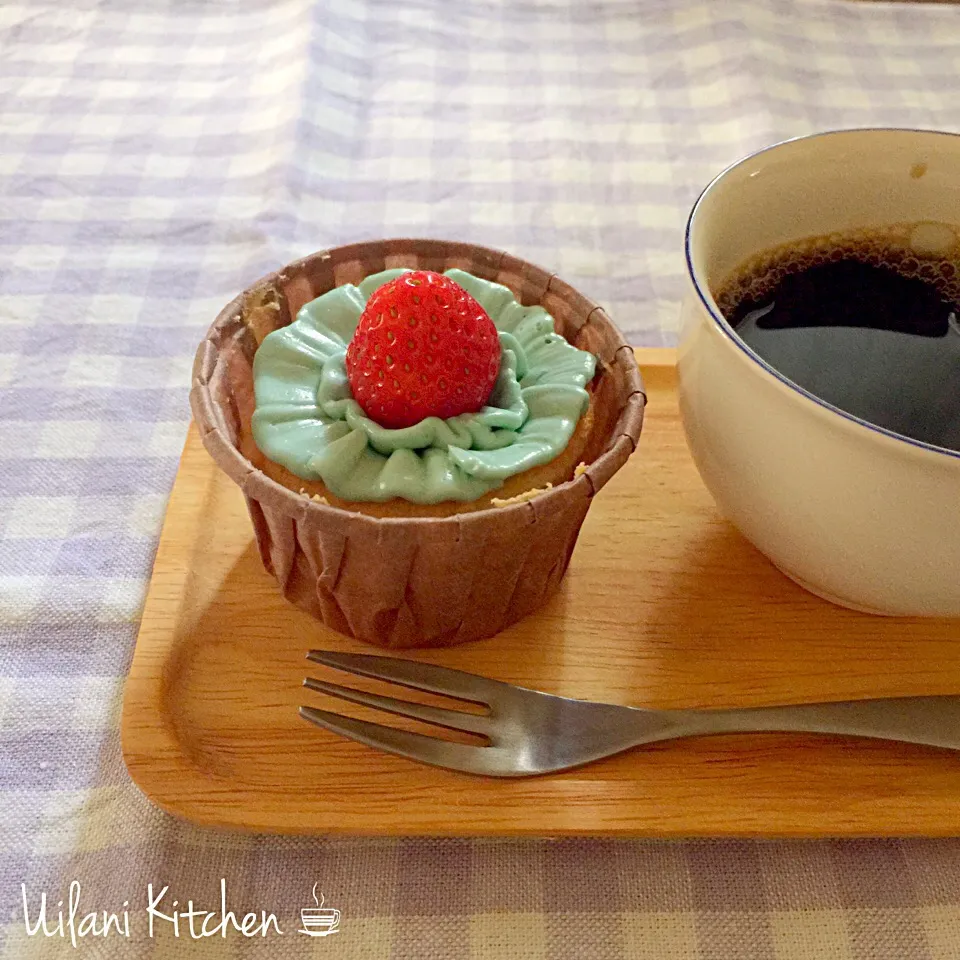 Snapdishの料理写真:#バタークリームフラワーカップケーキ|yukie@uilanikitchenさん