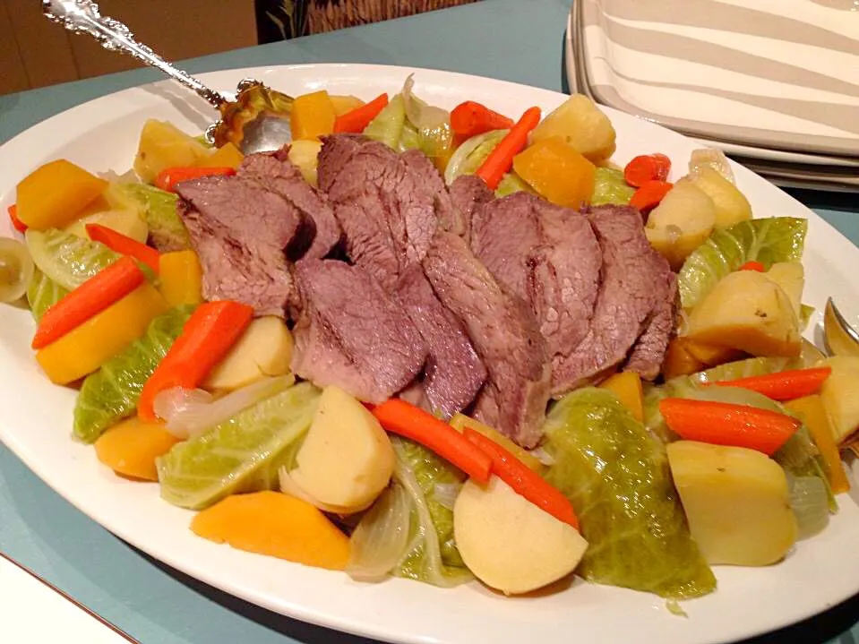 Roast Beef with cabbage,potatoes, & carrots|🌺IAnneさん