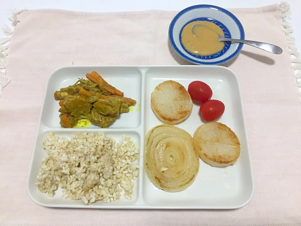 今日の朝ごはん🍴大根と新玉ねぎのステーキ、カレー風味チキン|Ayaさん